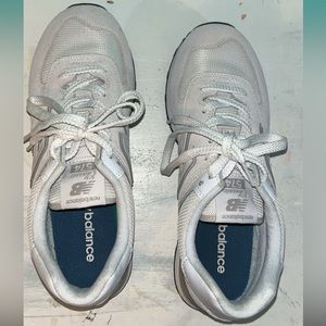 New Balance 574 Classic
Women's grey white color